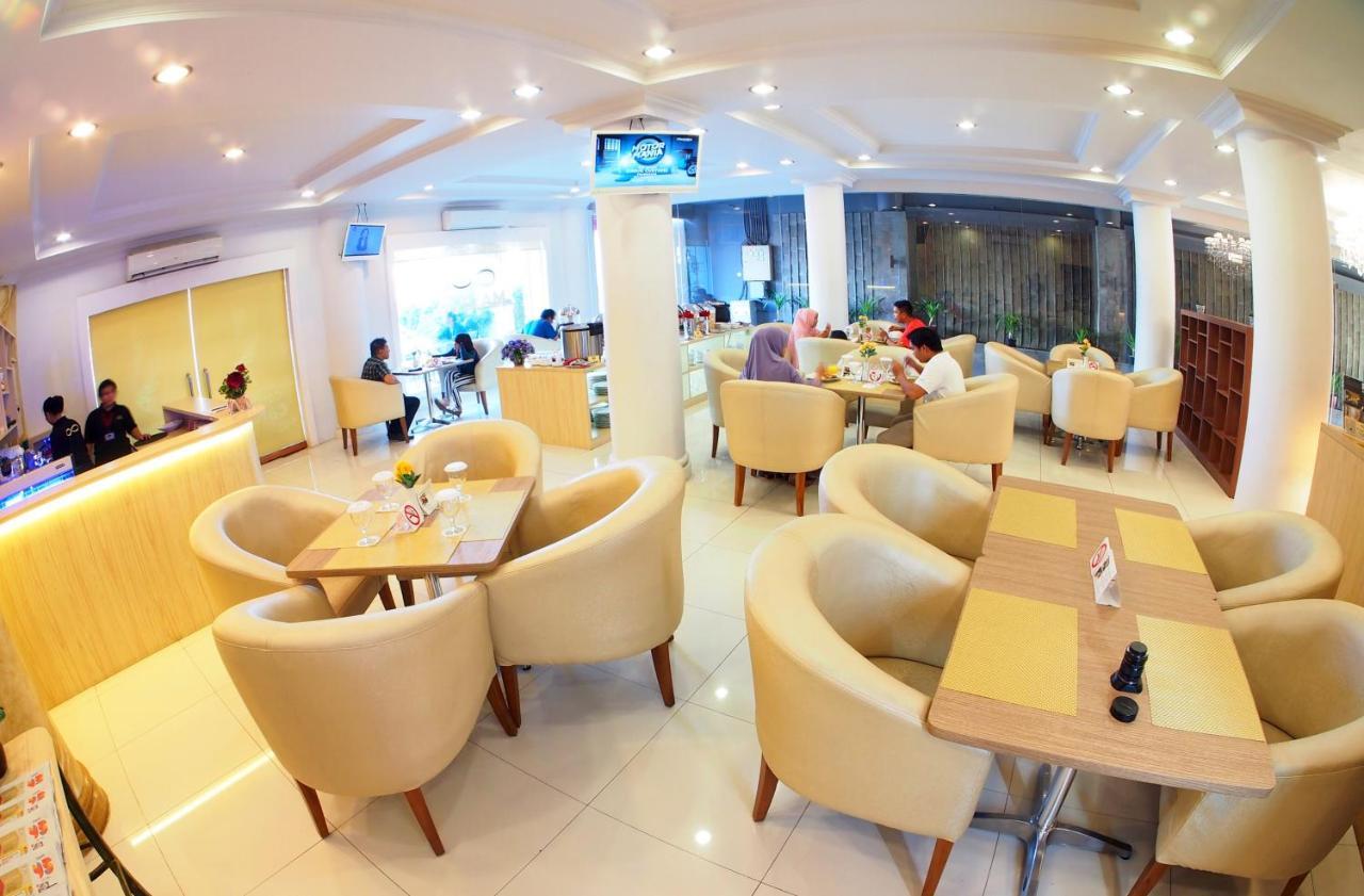Maven Fatmawati Hotel Jakarta Exterior photo