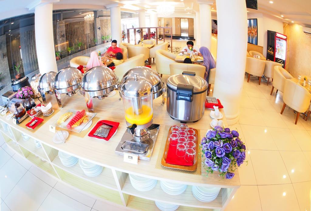 Maven Fatmawati Hotel Jakarta Exterior photo